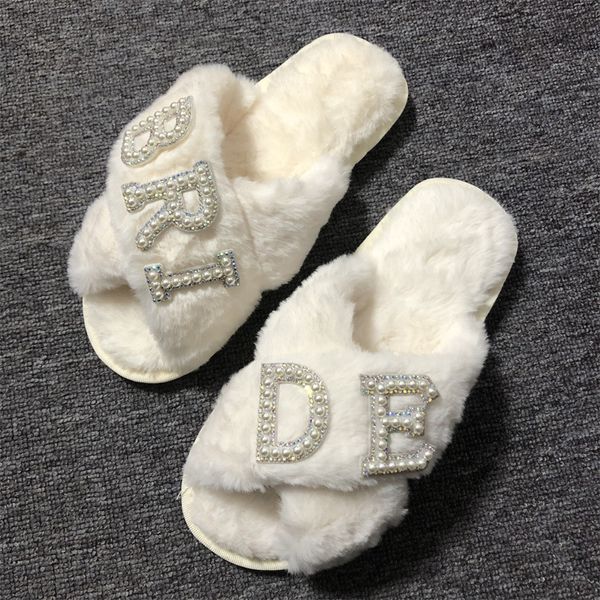 Bride/Wifey Plush Slippers 591 Sapatos de lua de mel para lua de mel na noiva criativo Presentes de dama de honra Casamento