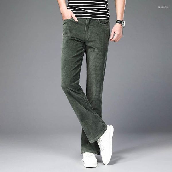 Pantaloni da uomo Classic Autunno Primavera Vintage Skinny Casual Velluto a coste svasato per uomo Quotidiano Bell Bottom Boot Cut Pantaloni gamba verde 2023