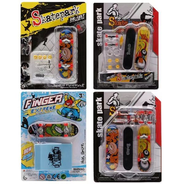 Novità Giochi FingerBoard Finger Scooter Mini Boards con scatola al minuto Skate Trucks Skateboard per bambini Giocattoli Regalo per bambini 230718