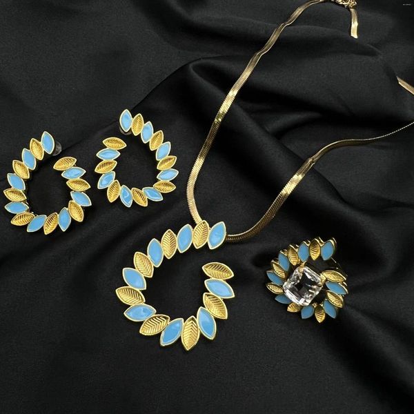 Colar Conjunto de Brincos MANDI Bicolor Folha Costura Pingente em Forma de Gota Anel Não Desbota Banhado a Ouro Para Mulheres