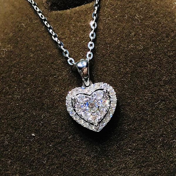 Cristallo a forma di cuore delle signore delle collane del pendente con i gioielli di lusso di temperamento lampeggiante vuoto della collana di diamanti GPendant