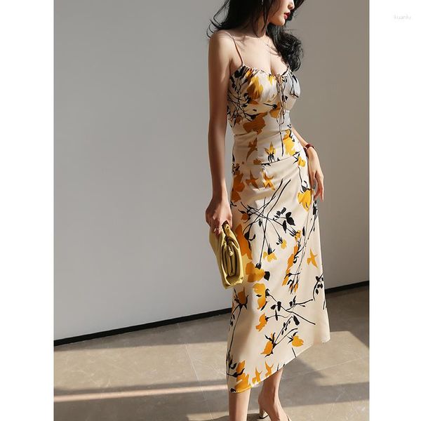 Vestidos casuais Amarelo Grande Flor Estampado Suspensório Vestido Para Mulheres Verão 2023 French Break Conjunto de duas peças pode ser doce ou