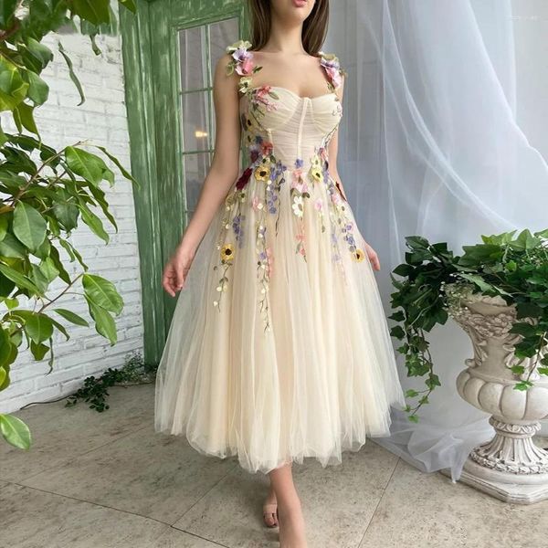 Vestidos de festa Champagne Floral Tule Midi Baile de formatura Sweetheart Flower Appliques Vestidos de noiva linha A - Comprimento Homecoming Maxi