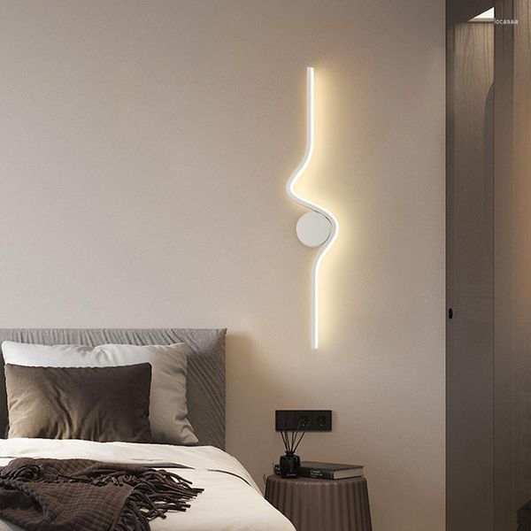 Duvar lambası Modern Dalgalı Yatak Odası Oturma Odası Koridor TV Arka Plan Dekor Abartılı İskandinav Basit Alüminyum Sconce