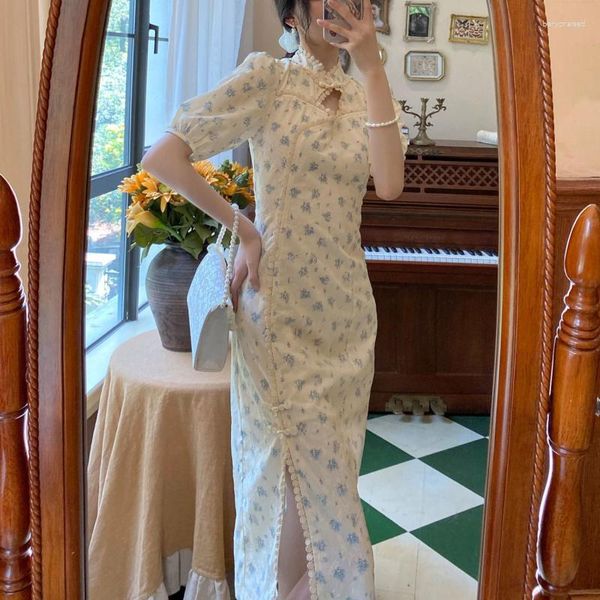 Abiti casual 2023 Stile estivo di lusso Elegante Cheongsam nazionale a vita alta Abito da donna in pizzo con spacchi laterali piccoli e sottili