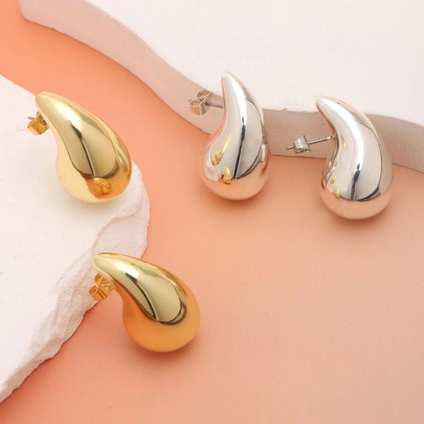 Alta calidad a prueba de agua 18K chapado en oro de acero inoxidable para mujer Diseñador de moda Popular Marca de joyería medio vacío pendientes únicos en forma de gota de agua para mujeres