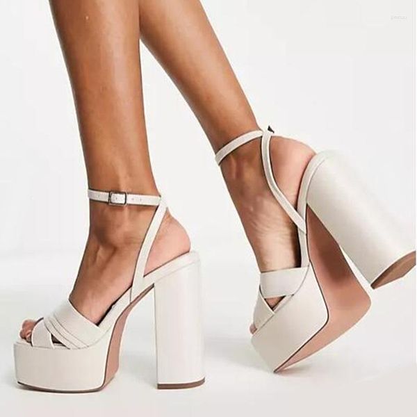 Sandali in pelle opaca bianca con tacco grosso, punta aperta, scarpe eleganti con plateau, ritagli, cinturino alla caviglia, quadrato