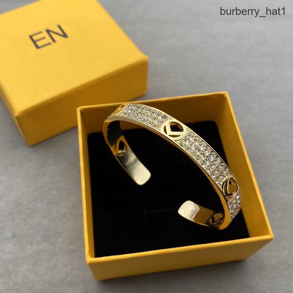 Bracciali firmati bracciali di lusso per braccialetti da donna in oro rosa di marca Aperture con gioielli di moda con diamanti Nuovi regali di festa personalizzati in stile