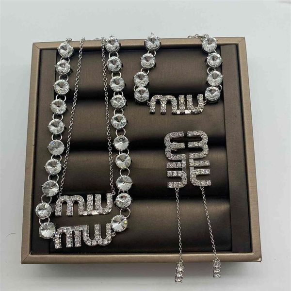 Design Schmuck Miao neue Kristall Brief Halskette modische Persönlichkeit Mode Schlüsselbein Kette mit Strass Ohrringe Armband f229Y