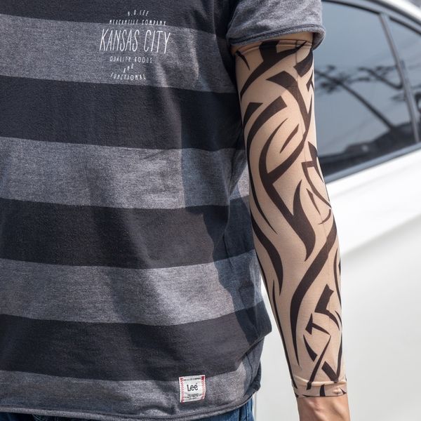 Manicotto del tatuaggio del totem della carne Tatuaggio temporaneo finto Manicotti del tatuaggio del braccio lungo Uomini donne Nylon Tatuaggi cranio drago serpente tigre disegni