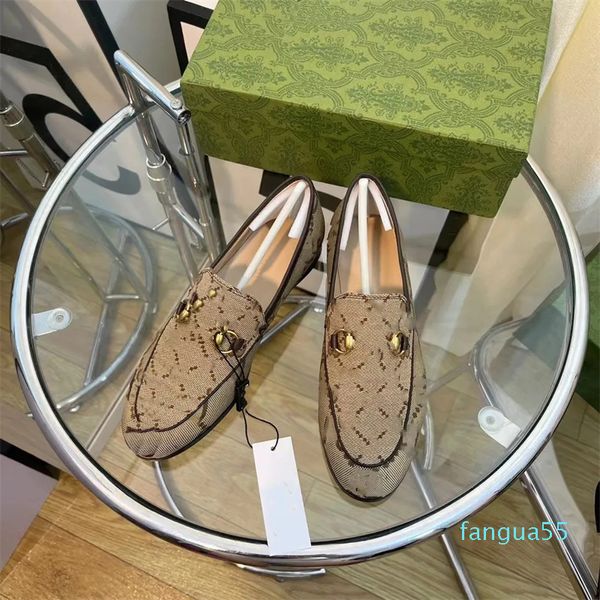 2023-Designer Princetown Hausschuhe aus echtem Leder in Tan Beige Mules Damen Lazy Slides Loafers Metallkette Bequeme lässige Schuhspitze