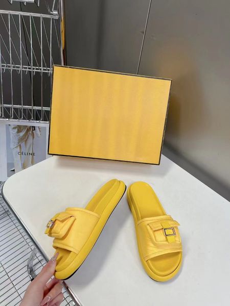 Новые женские туфли Europ Women's Ladies's Slippers, Gold Buckle Classic, выпускный дизайн, многоцветная пена, мягкая ощущение, модная пляжная коробка. Цвет блокировки жесткий корт