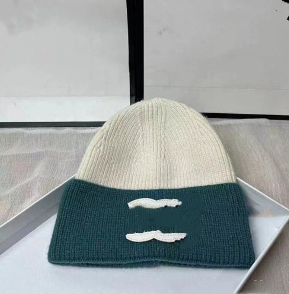 Cappello di lana lavorato a maglia con etichetta in stile coreano Cappello di lana lavorato a maglia da donna Autunno Inverno Cappello da berretto caldo giapponese tutto abbinato Cappellino da uomo alla moda