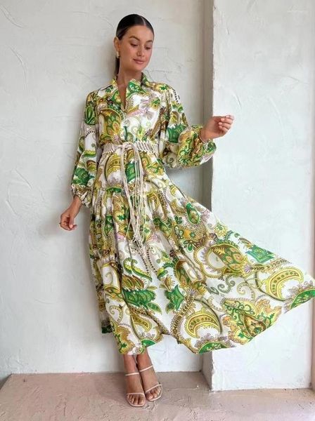 Abiti casual Elegante abito stampato a fiori verdi con colletto rovesciato e cintura in tessuto ramiè