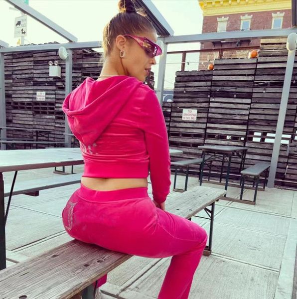 Juicy Tracksuits Coutoure Tasarımcı Kadınlar İki Parçalı Pantolon Günlük Uzun Kollu Fermuar Ceket Coutoure Gevşek Pantolon Jogger Tracksuit A2 için gündelik mektup takım elbise