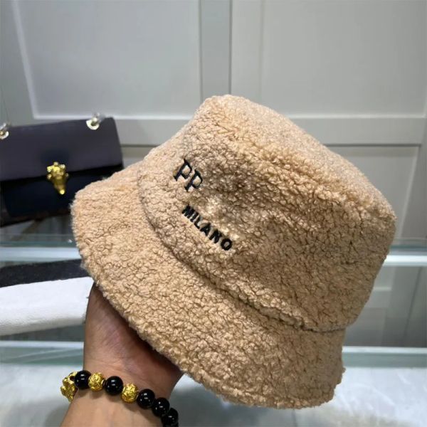 Bonés de bola de pele sintética Bonés de bola de lã fofa chapéus de balde para inverno designer de marca de beisebol chapéu de pescador homem mulher chapéus de sol quentes boné de neve preto