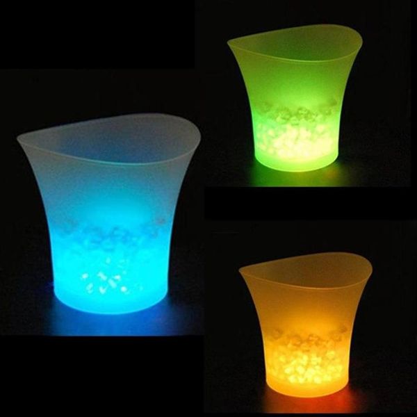 Secchielli per il ghiaccio e dispositivi di raffreddamento Multicolor 5L Secchio LED in plastica impermeabile Barre colorate Le discoteche illuminano la festa notturna della birra champagne223H