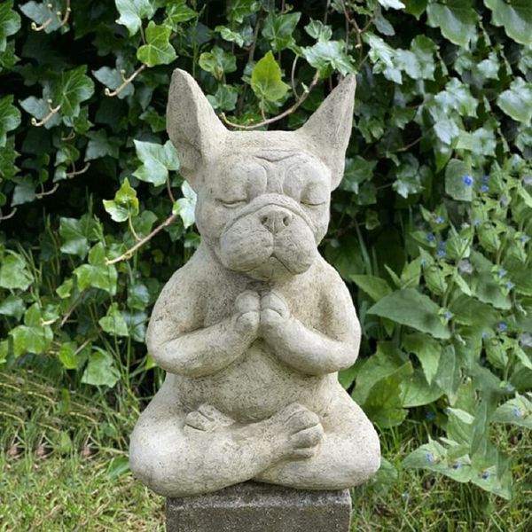 Decorações de jardim Zen Estátua de cachorro Buda Meditação Bulldog Estátua de resina Meditating Dog French Bulldog Estátua Meditating Sentado Garden Decor 230718