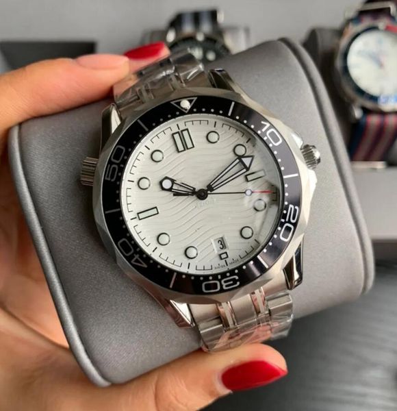 Горячие наручные часы Top Brand Ome Men's Watches Modern Automatic Mechanical Man Designer Designer 300M Спортивные часы Складные застежки Высококачественные Montres Mouvemen