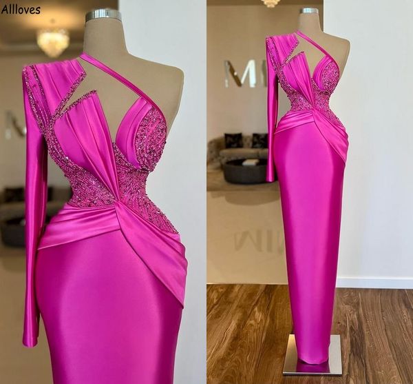 Elegante Fuchsia-Satin-Hüllen-Berühmtheits-Abendkleider Wunderschöne Pailletten-Perlen-Arabisch-Aso-Ebi-One-Shoulder-Langarm-formale Partykleider Tailliertes Abendkleid CL2638