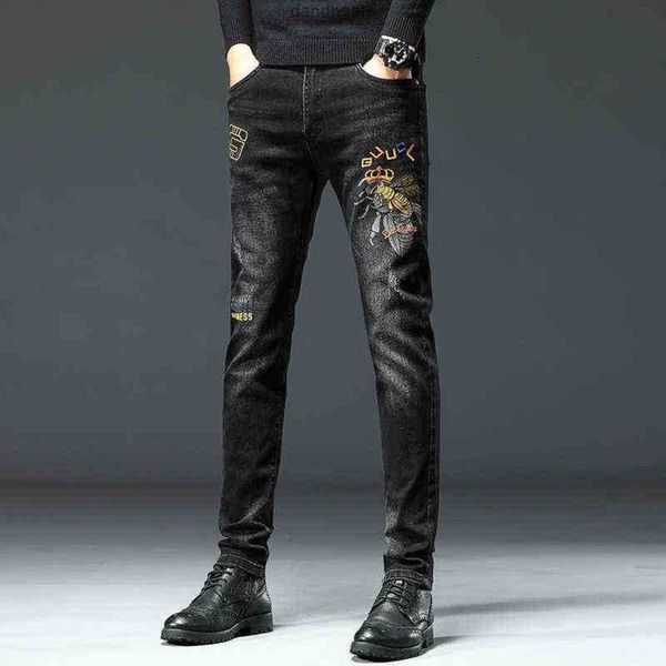 Winter Herbst Mode Jeans männer Koreanische Version Elastische Slim Fit Kleine Füße Biene Gestickte Hosen YKXA