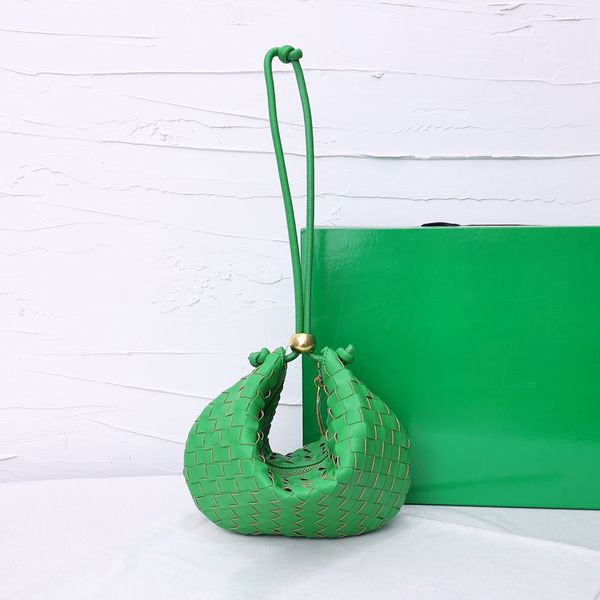 Новое прибытие 2023 Woven Women's Fashion Show Turn Turn Crochet Baguette Design Totes сумки для плеча на плече мешки с подлинным кожаным лучшим качеством 701023