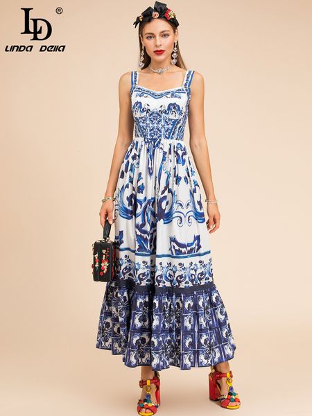 Vestidos Casuais Básicos LD LINDA DELLA Moda Passarela Vestido de Algodão Verão Feminino Alça Espaguete Azul e Branco Estampado Porcelana Vestido Longo Férias 230719