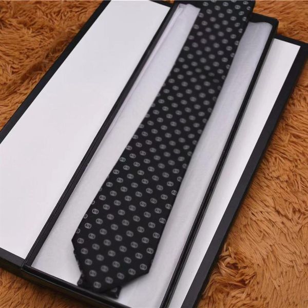 2021 Erkek Tie Luxury Designer Business Construe Bow Ties İşlemeli Etiket Boyun Giyeri Markası Box2869