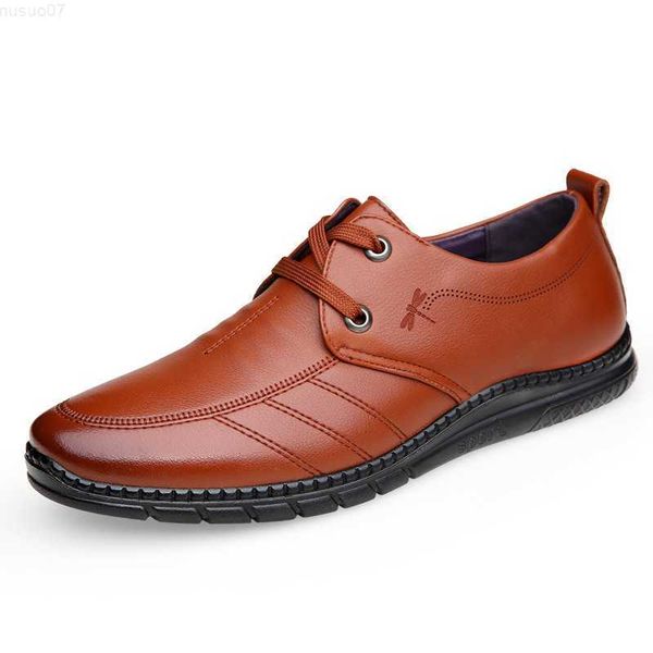 Sapatos sociais masculinos sapatos britânicos cabeça redonda sola macia superfície natural sapatos de couro genuíno casual negócios escritório preto marrom mais tamanho grande L230720