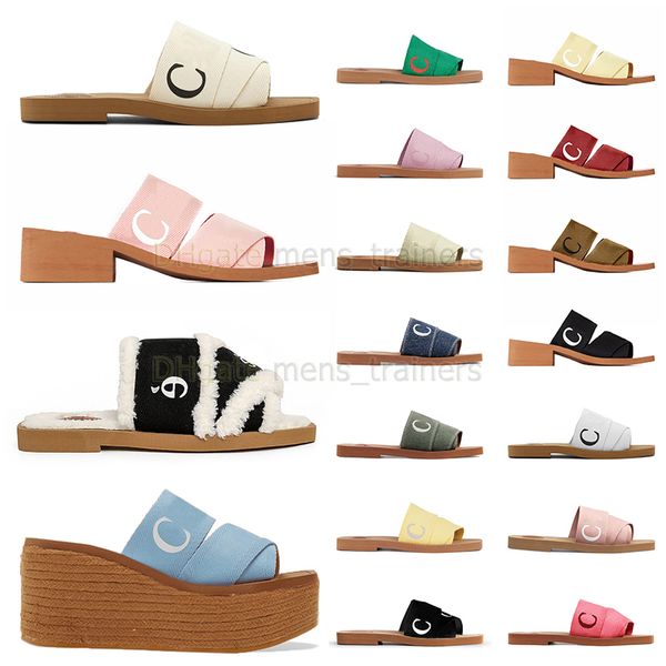 Designer-Hausschuhe, Pantoletten, Woody-Sandalen, flache Pantoletten. Die O-Signatur der Maison ziert die Innensohle. Das einfache Slip-on-Design ist die berühmten Sommer-Essentia-Slider