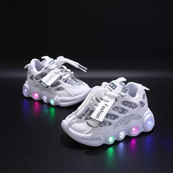 Athletic Outdoor Athletic Outdoor LED Light Fashion Sneakers per bambini Scarpe da corsa da viaggio antiscivolo Air Mesh traspirante Ragazzi Ragazze Sport 230630 Z230720