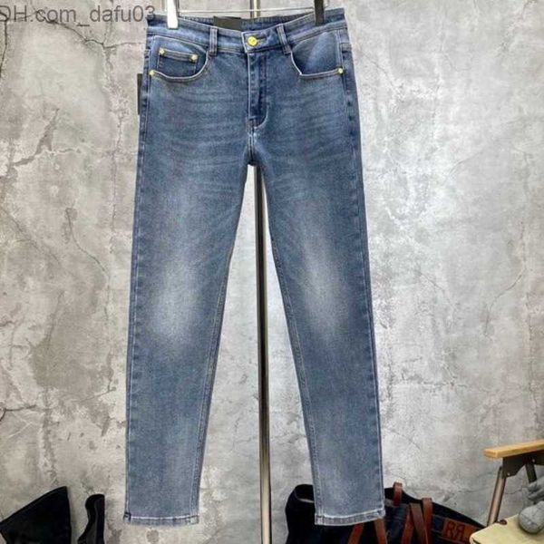 Herren-Jeans, hohe Version, Designer-Jeans, Herren-Hosen, klassische Jeans mit Medusa-Stickerei, lässige Herren-Hosen, Übergröße, modische gerade Jeans Z230720