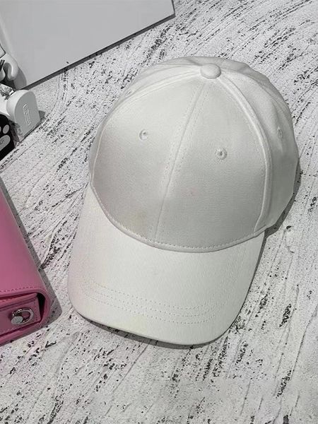 Ballkappen Damen Casual Rosa Gesticktes Logo Baseballmütze Mode Hoch atmungsaktive Sport 2023 Weibliche High Street Chic Hüte