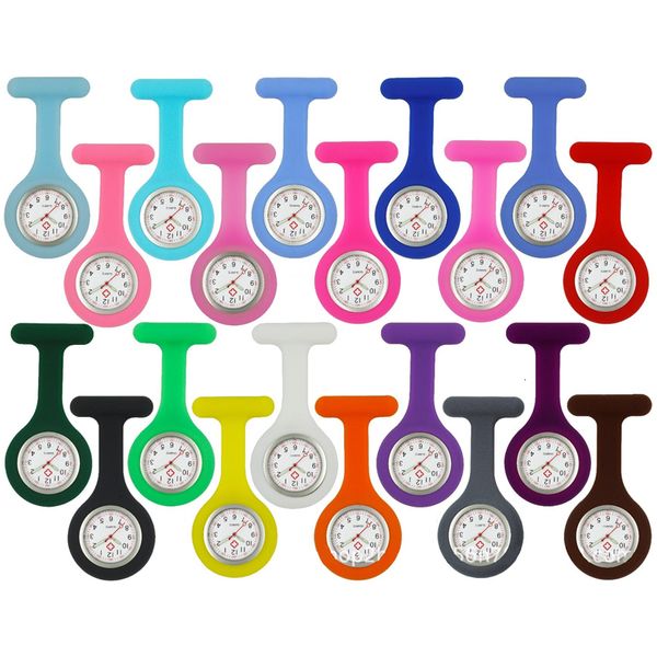 Montres de poche 10pcslot Silicone souple infirmière médecin montres de poche mode hôpital broche broches pandant cadeau montres pour femmes hommes 230719