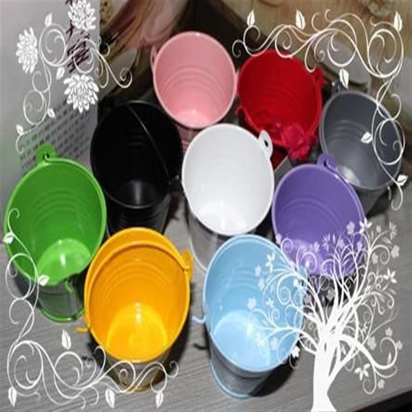 Lote de 100 pçs Muitas cores disponíveis Mini baldes de lata doces favorecem o pacote de presente de doces de lata Mini balde de casamento par2116