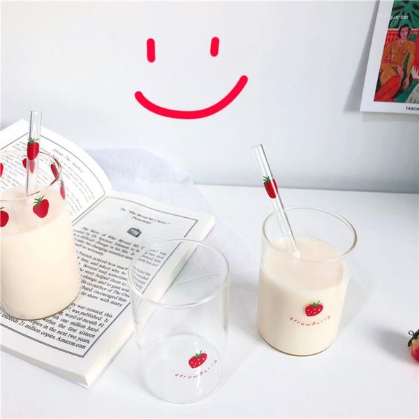 Copos de vinho Ins Cute Strawberry Milk Cup Girl Heart Glass Printed Straw Japanese Simple Water High Boro Resistant Heat Coffee Mug