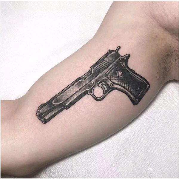 Adesivi per tatuaggi finti pistola 1PC per uomo donna braccio body art tatuaggi temporanei neri tatuaggi decalcomanie flash impermeabili