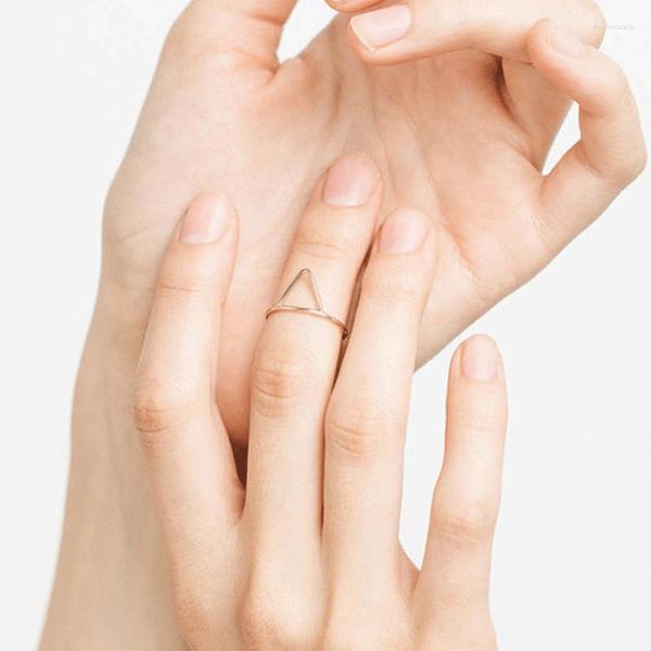 Кластерные кольца 2023 Минималисет Панк из нержавеющей стали для женщин геометрическое изящное мизинское кольцо Стехливое треугольник Миди Ювелирные изделия
