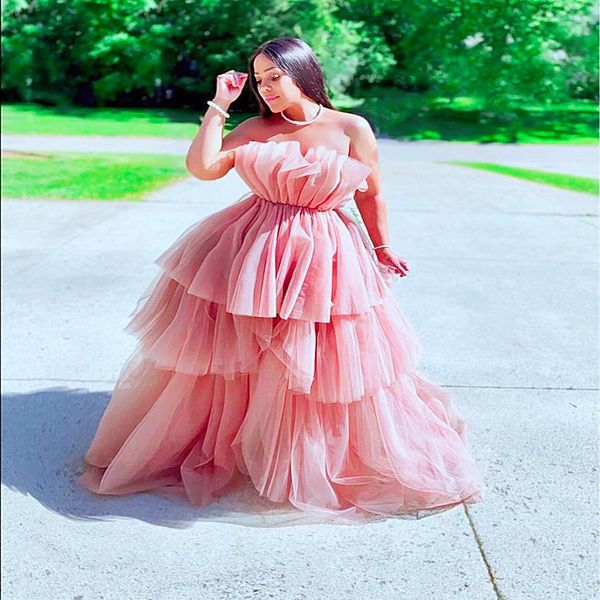 Sexy Blush Pink senza spalline High Low Prom Dresses Puffy A Line Ruffles Gonna a strati Abiti da sera lunghi da cerimonia formale senza maniche Pagea214m