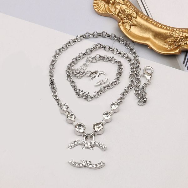 20 estilo de luxo designer colar pingente colares designers strass banhado a ouro carta de aço inoxidável para mulheres jóias de casamento sem caixa