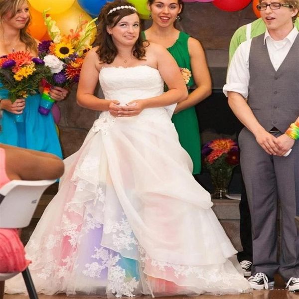 2019 Новое красочное радужное свадебное платья без бретелек с кружевным цветом.
