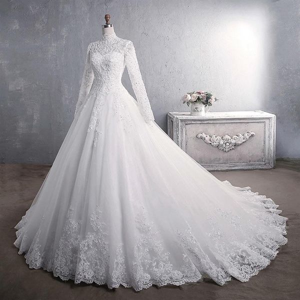 Real Po Princess Abiti da sposa in pizzo di lusso Collo alto Maniche lunghe Appliqued Celebrity Ball Gown Abiti da sposa Musulmano vestido270N