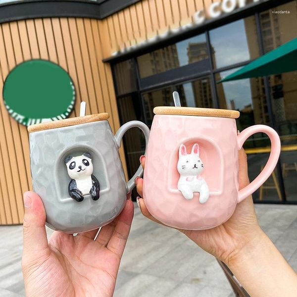 Canecas Caneca de cerâmica em relevo 3D com tampa Colher Personalidade Café Animal Lenha Cachorro Xícara de chá Tendência personalizada