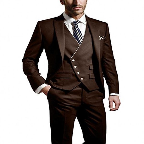 Moda Chocolate Noivo Smoking Peak Lapel Padrinhos Mens Vestido de Noiva Homem Popular Jaqueta Blazer 3 Peças TernoJaqueta Calças Colete T260o