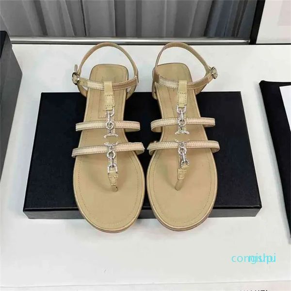 Sandálias de verão 2023 designer de luxo para pés femininos chinelos de dedo para o dia a dia sandálias versáteis casuais confortáveis sapatos de praia