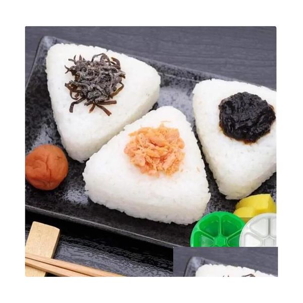 Outros Bakeware Diy Sushi Molde Delicious Rice Ball Food Press Triangar Maker Kit Ferramentas de Cozinha Japonesa Lancheira Acessórios Drop De Dhqk7