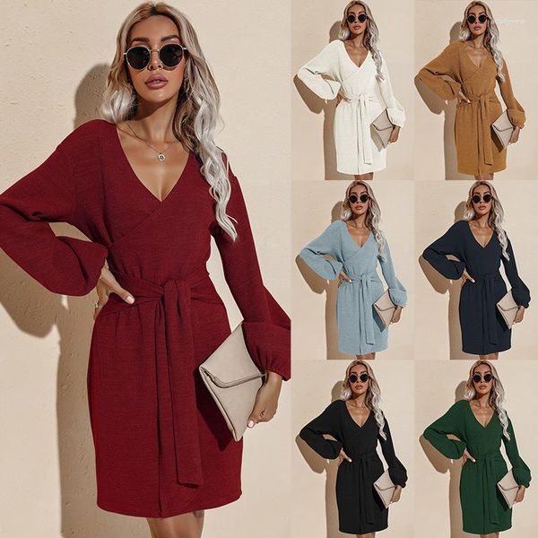 Lässige Kleider Europäische und amerikanische Damenbekleidung Herbst Winter Langarm Tasche Hüften V-Kragen mit einfarbigem Kleid Plus Size Y2k