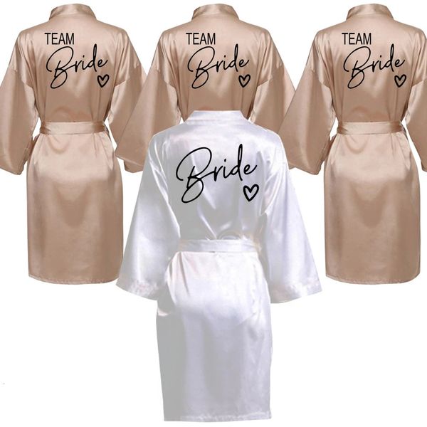 Damen-Nachtwäsche, Hochzeitsparty, Team-Braut-Robe mit schwarzen Buchstaben, Kimono-Satin-Pyjama, Brautjungfern-Bademantel SP001 230720