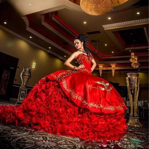 Sweetheart vermelho bordado vestido de baile vestidos quinceanera cetim renda até o chão vestido de festa doce 16 vestido BM86253d