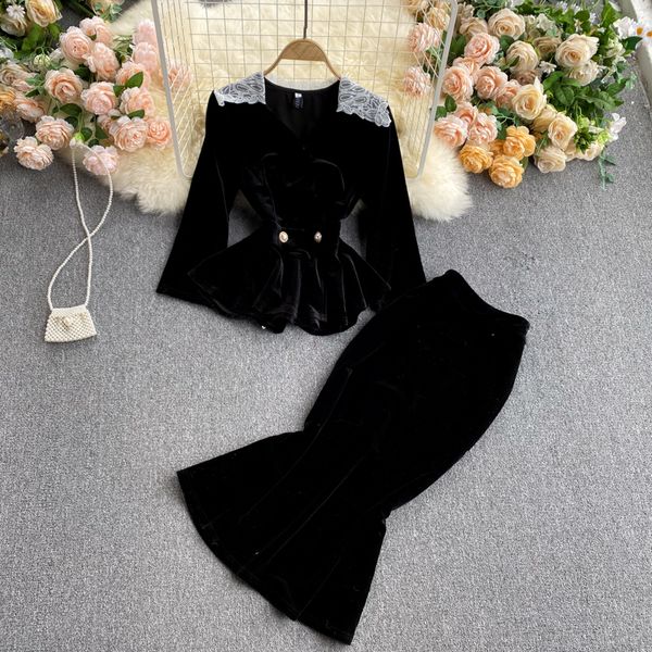 Двух кусочков платье Осень 2pcs Set Black Velvet Two Piece Set Women Vintage V-образный кружев